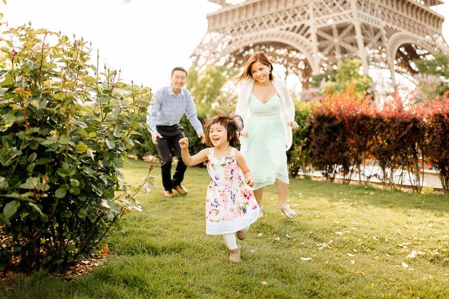 family-portraits-eiffel-tower-paris-photographer_012.jpg