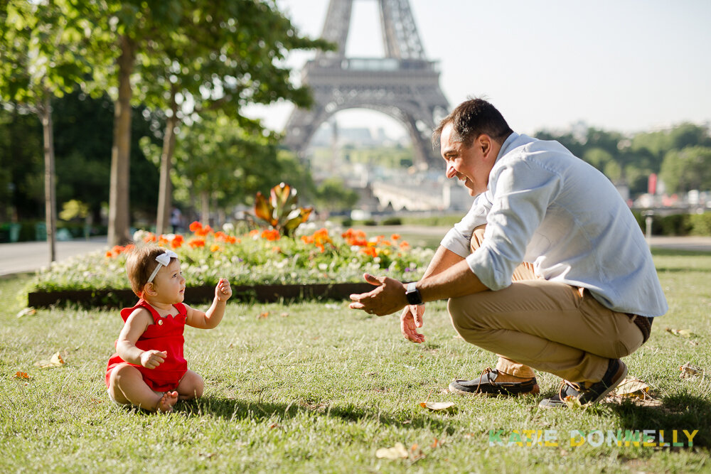 family-photo-eiffel-tower-paris-photographer-katie-donnelly_009.jpg