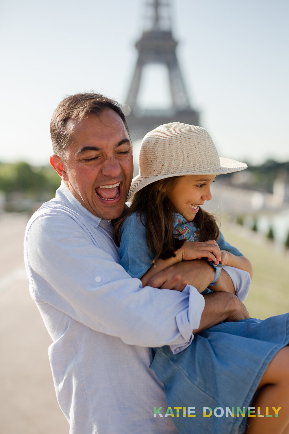 family-photo-eiffel-tower-paris-photographer-katie-donnelly_014.jpg