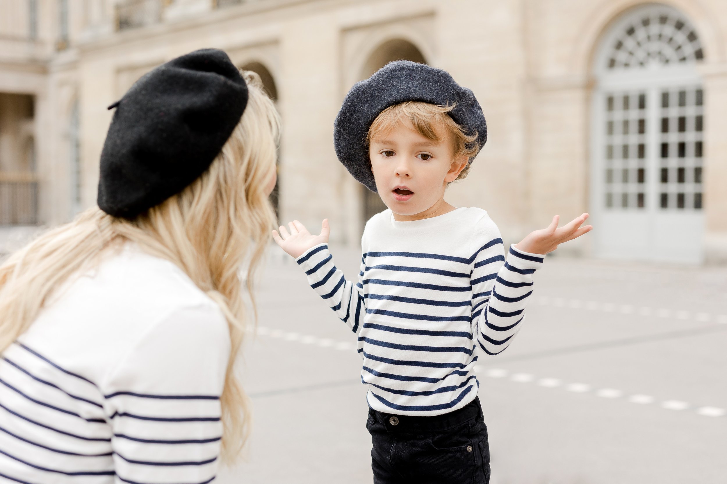 paris-photographer-mother-son-photoshoot-poses-ideas-017.jpg