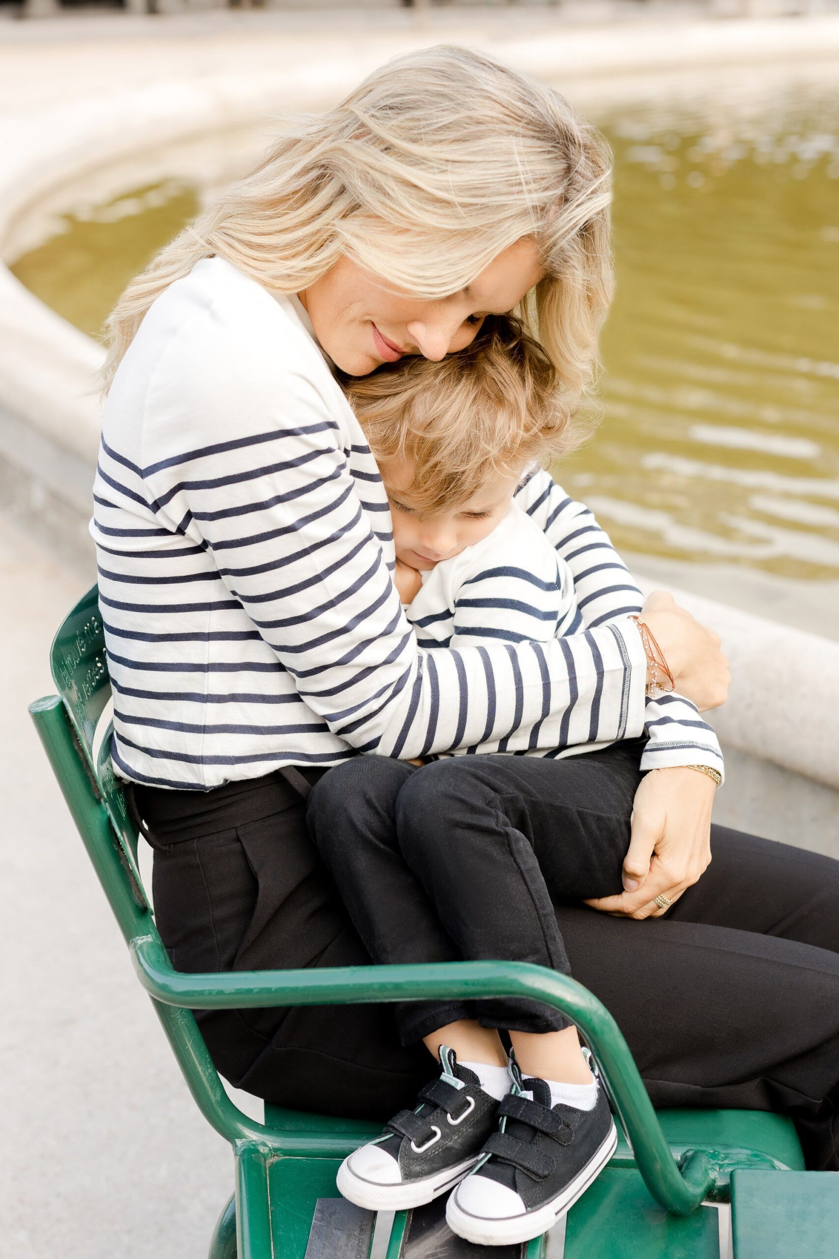 paris-photographer-mother-son-photoshoot-poses-ideas-031.jpg