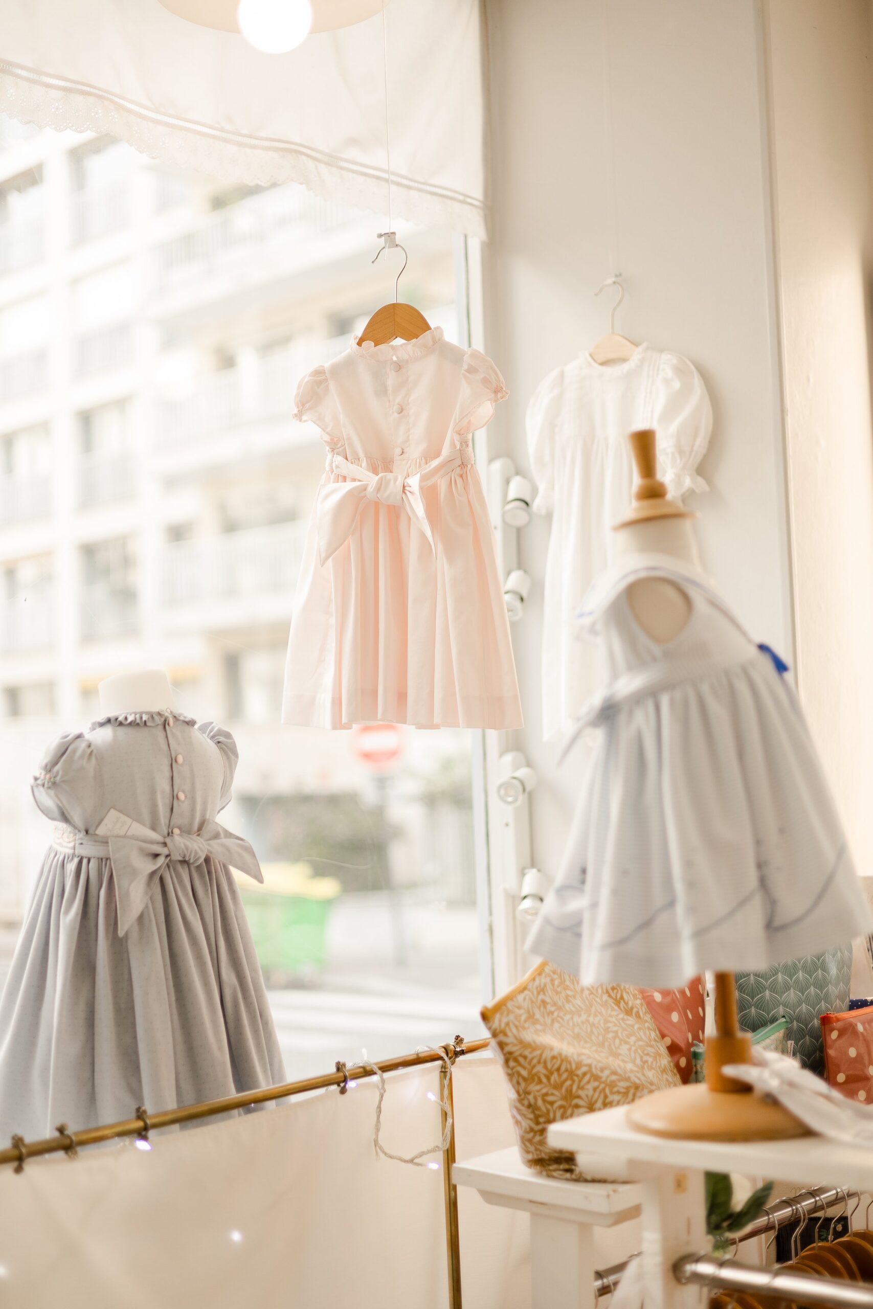 french-childrens-vintage-dresses-paris-photographer-019.jpg