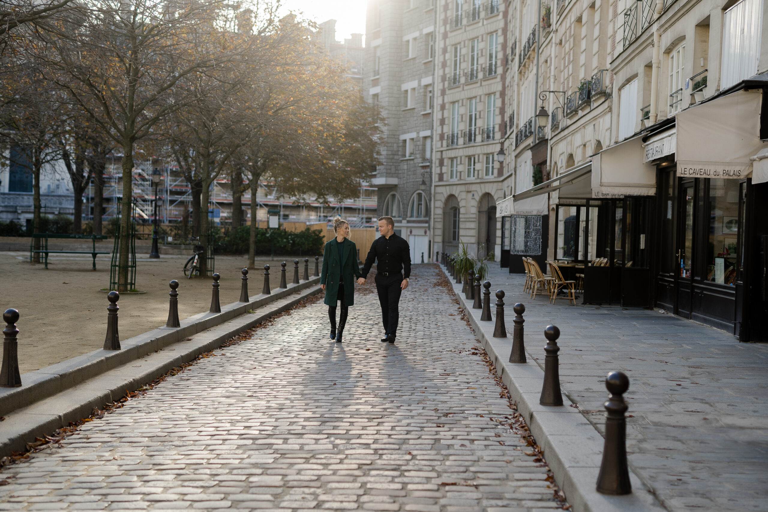 "Romantic couples portrait on Pont Neuf in Paris by photographer Katie Donnelly"