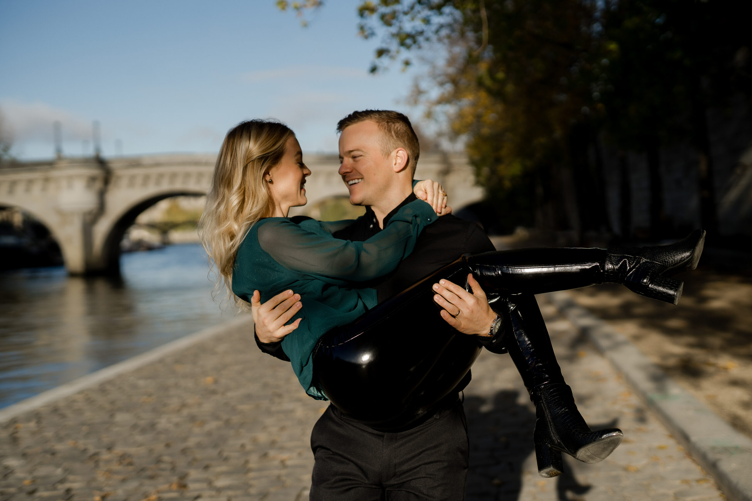 "Romantic couples portrait on Pont Neuf in Paris by photographer Katie Donnelly"