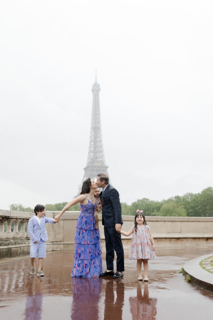 paris-family-photoshoot-bir-hakeim-eiffel-tower-katie-donnelly-photography_009
