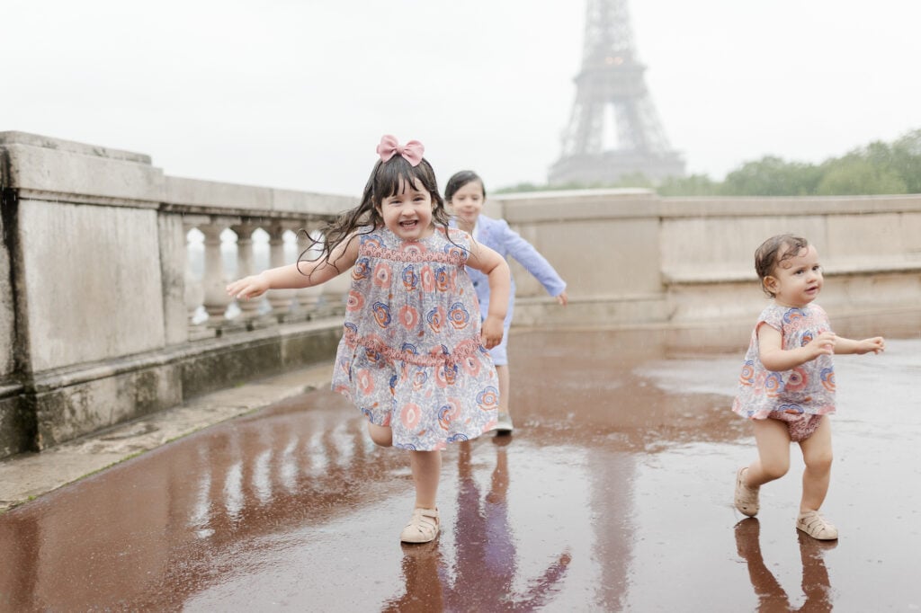 paris-family-photoshoot-bir-hakeim-eiffel-tower-katie-donnelly-photography_015