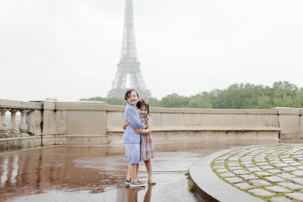 paris-family-photoshoot-bir-hakeim-eiffel-tower-katie-donnelly-photography_017