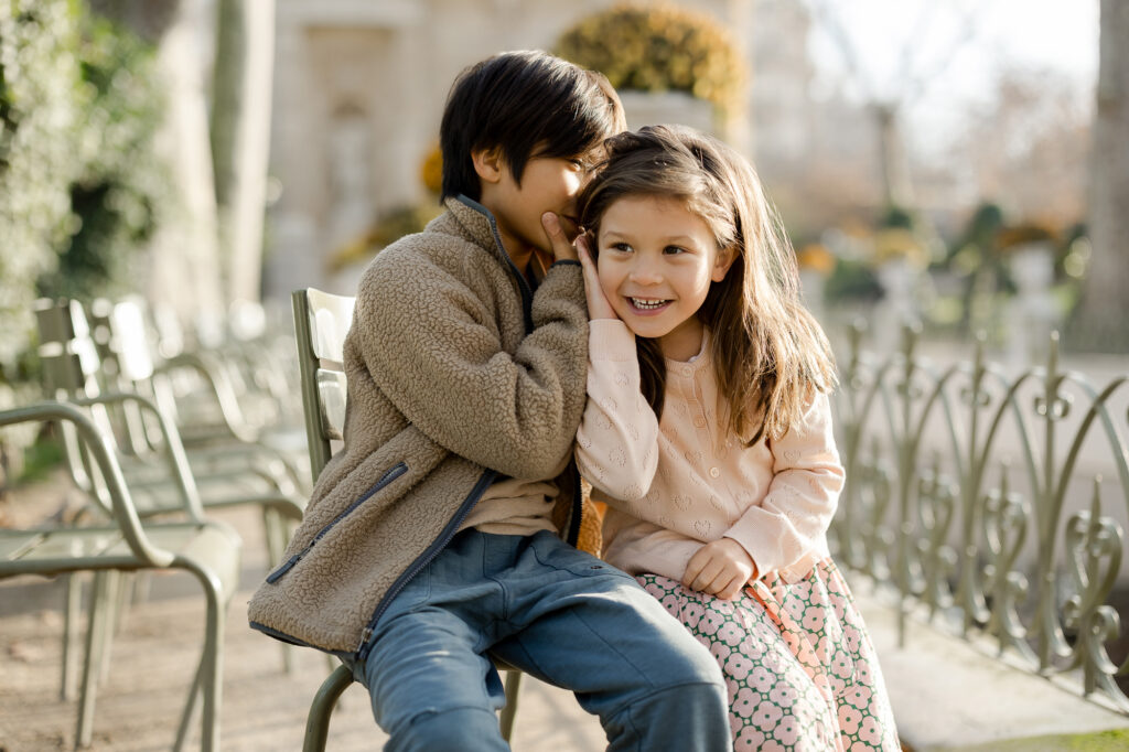 paris-family-photoshoot-luxembourg-gardens-katie-donnelly-photography_003