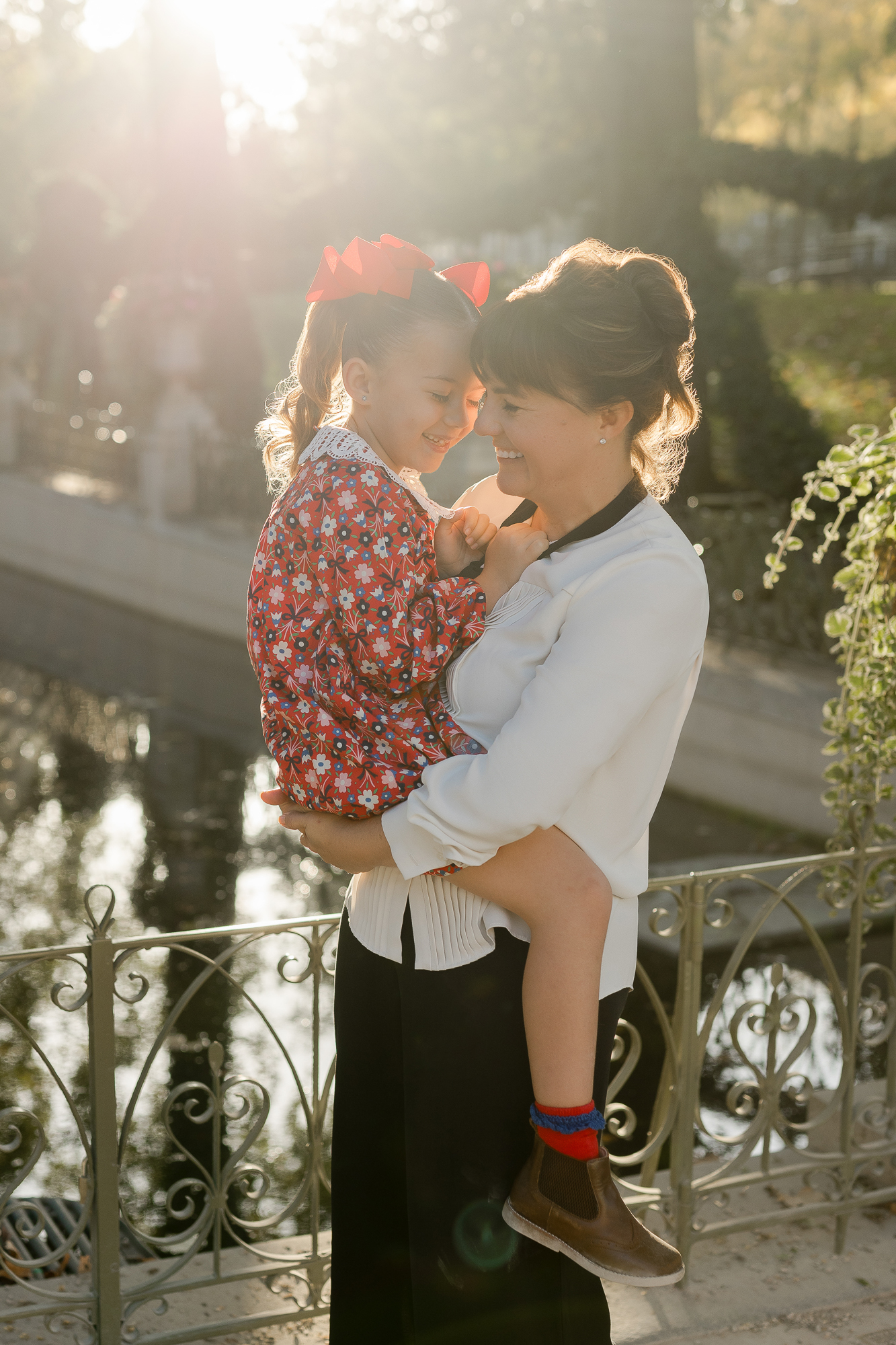 Mother Daughter Paris Photo Session by Family Photographer Katie DOnnelly Photography