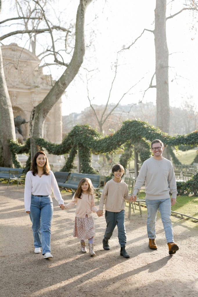paris-family-photoshoot-luxembourg-gardens-katie-donnelly-photography_005