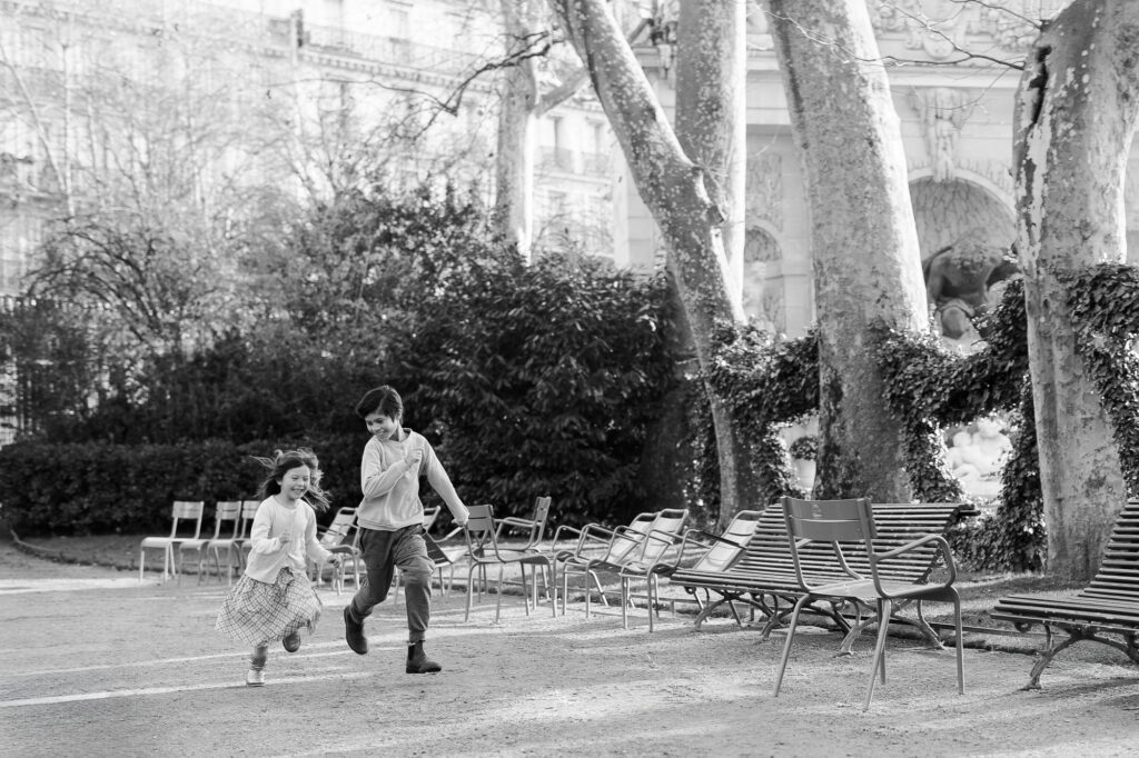 paris-family-photoshoot-luxembourg-gardens-katie-donnelly-photography_008