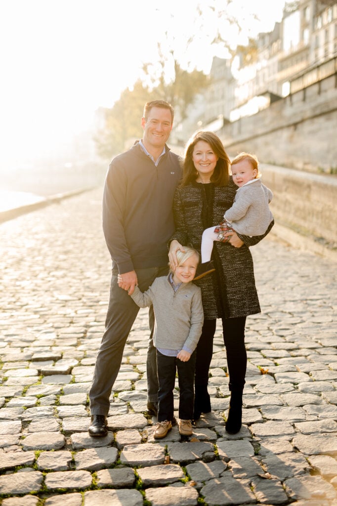 paris-family-photoshoot-place-dauphine-cafe-pont-neuf-katie-donnelly-photography_001