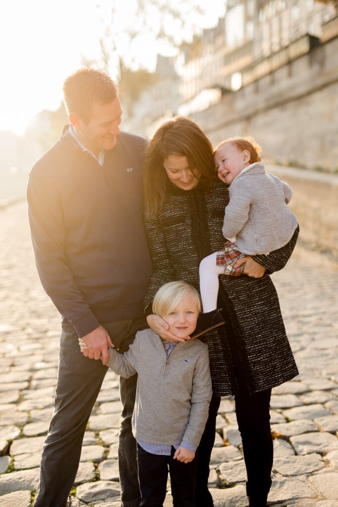 paris-family-photoshoot-place-dauphine-cafe-pont-neuf-katie-donnelly-photography_006