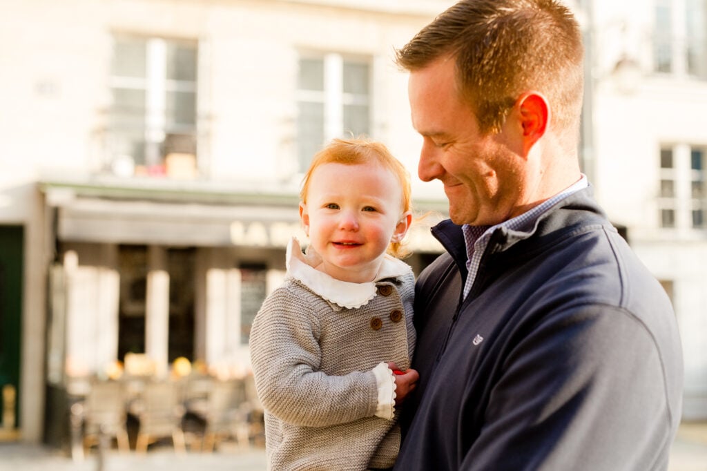 paris-family-photoshoot-place-dauphine-cafe-pont-neuf-katie-donnelly-photography_011