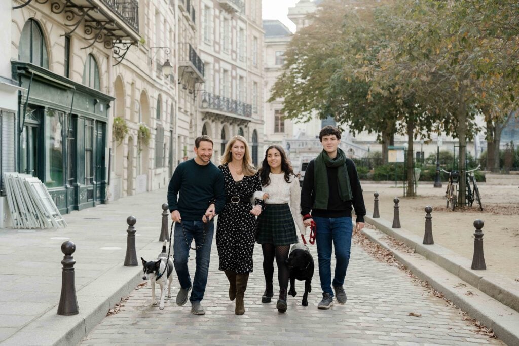 paris-family-photoshoot-place-dauphine-pont-neuf-katie-donnelly-photography_003