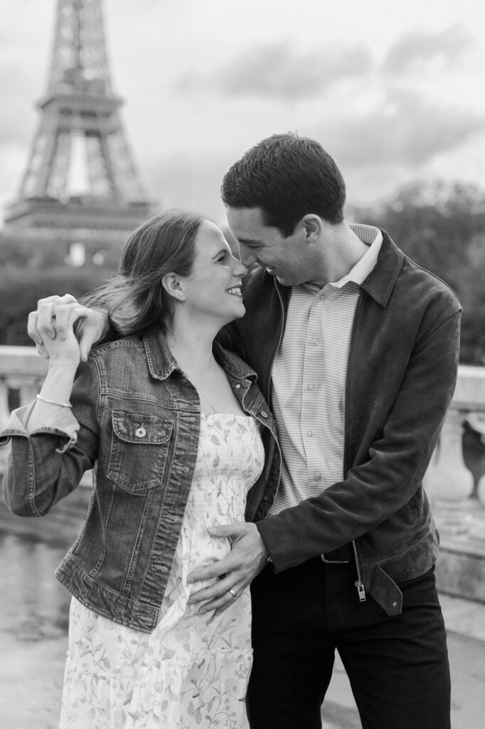 paris-romantic-couple-photoshoot-cafe-bir-hakeim-katie-donnelly-photography_003
