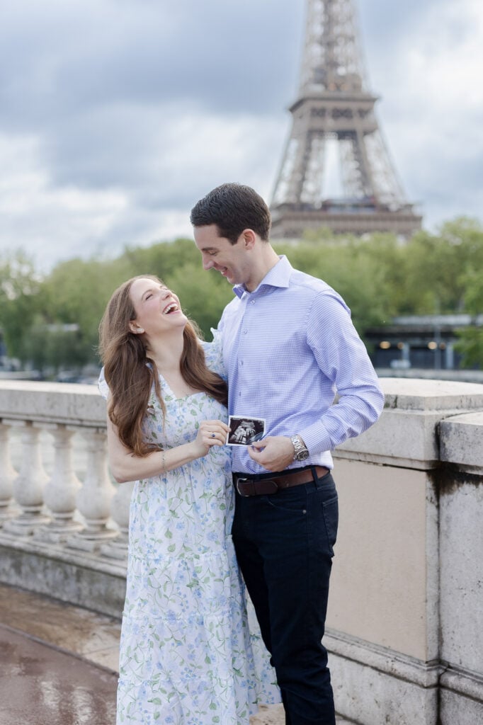 paris-romantic-couple-photoshoot-cafe-bir-hakeim-katie-donnelly-photography_007