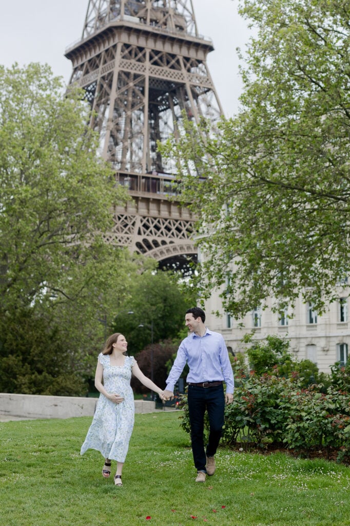 paris-romantic-couple-photoshoot-cafe-bir-hakeim-katie-donnelly-photography_011