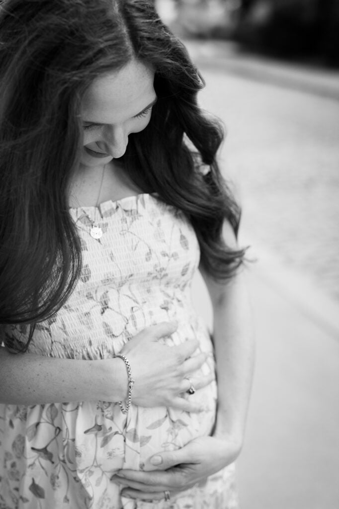 paris-romantic-couple-photoshoot-cafe-bir-hakeim-katie-donnelly-photography_014