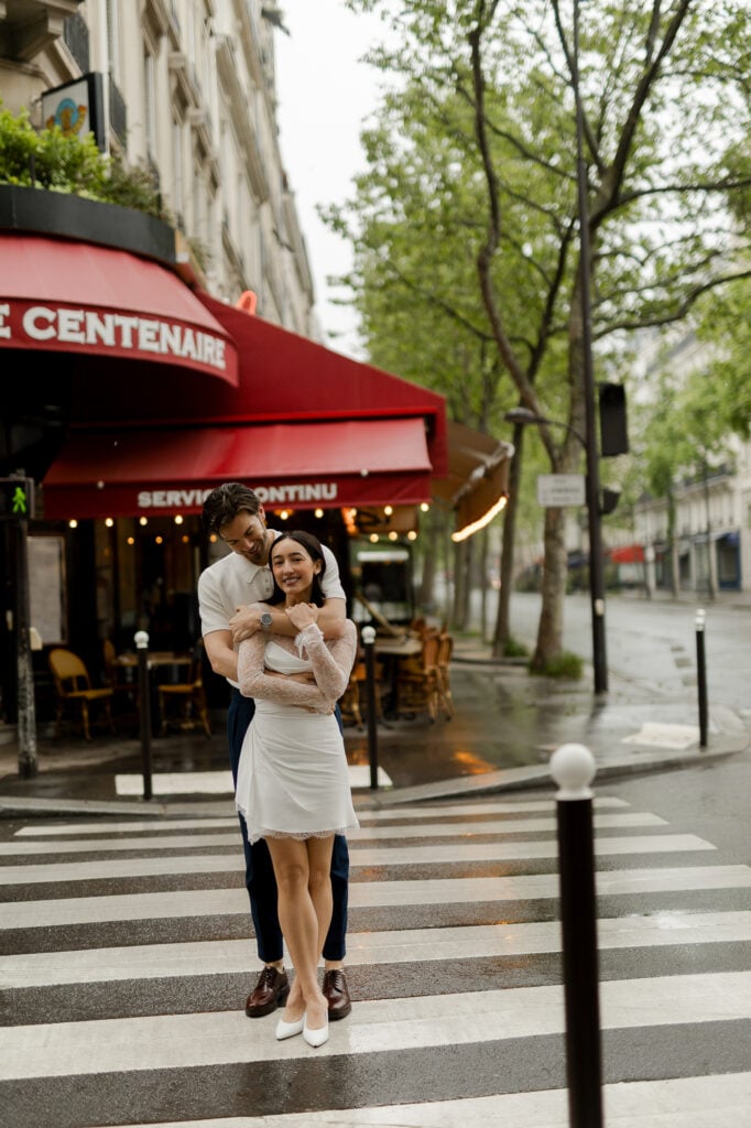 paris-romantic-couple-photoshoot-cafe-pont-alexandre-katie-donnelly-photography_010