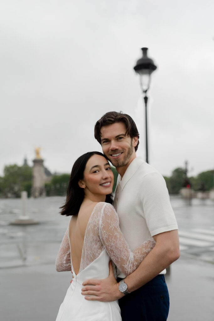 paris-romantic-couple-photoshoot-cafe-pont-alexandre-katie-donnelly-photography_016