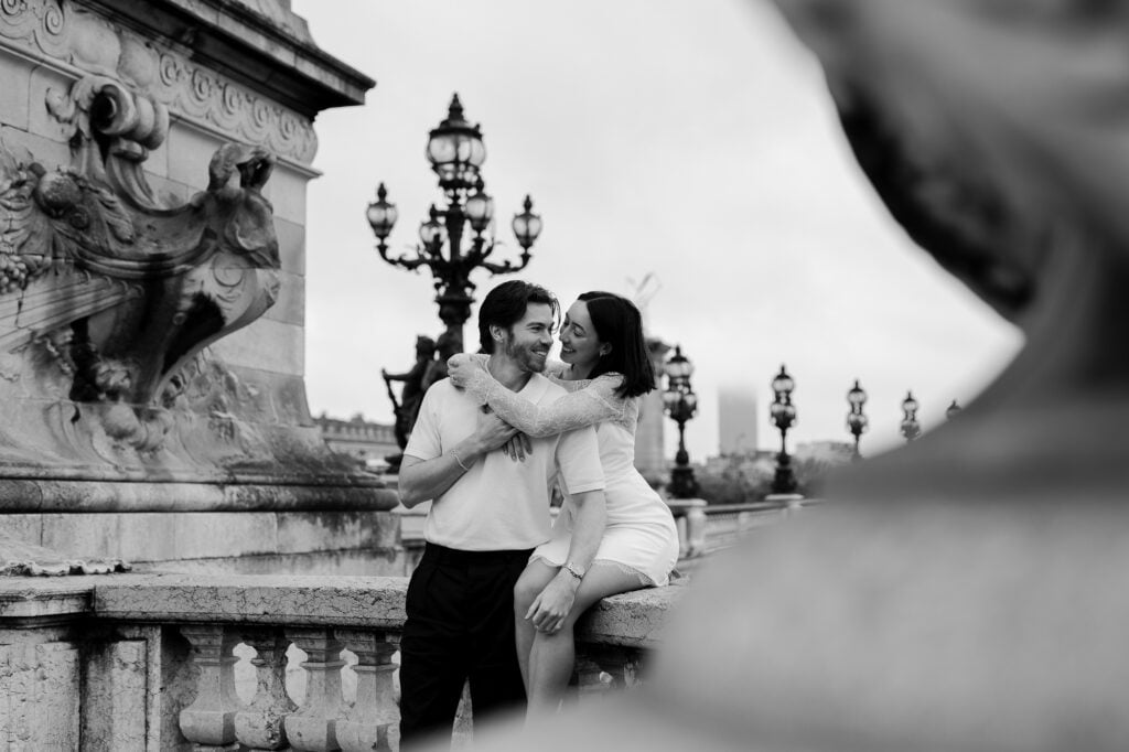 paris-romantic-couple-photoshoot-cafe-pont-alexandre-katie-donnelly-photography_017