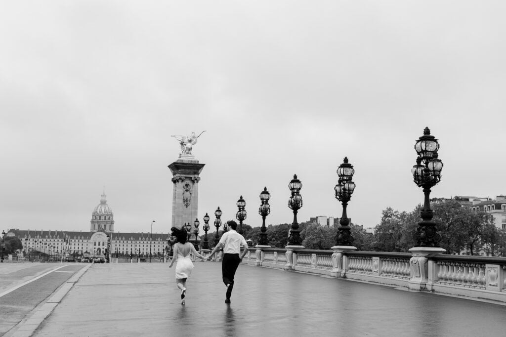 paris-romantic-couple-photoshoot-cafe-pont-alexandre-katie-donnelly-photography_022