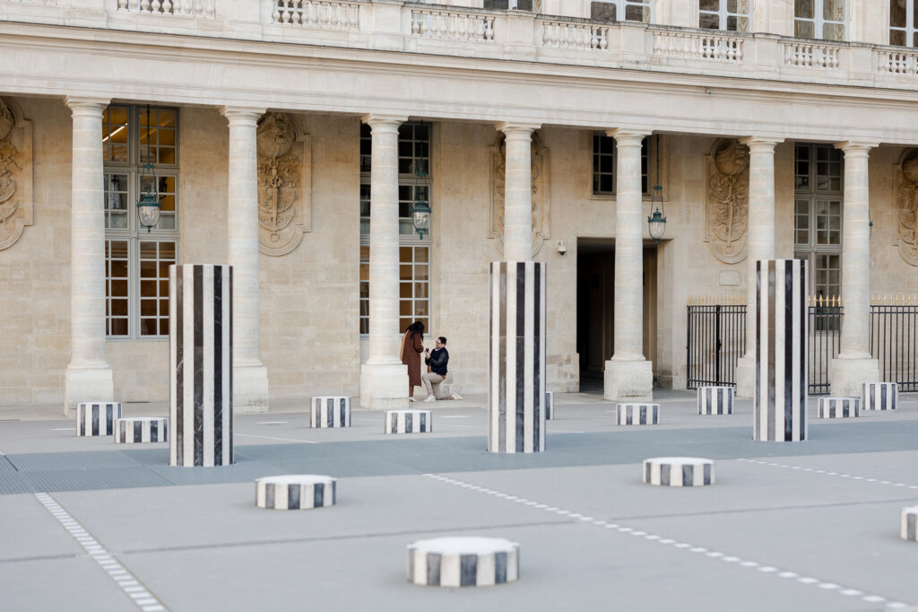 paris-romantic-couple-photoshoot-proposal-palais-royal-katie-donnelly-photography_001