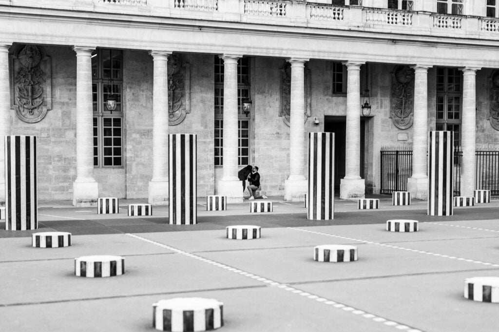 paris-romantic-couple-photoshoot-proposal-palais-royal-katie-donnelly-photography_004