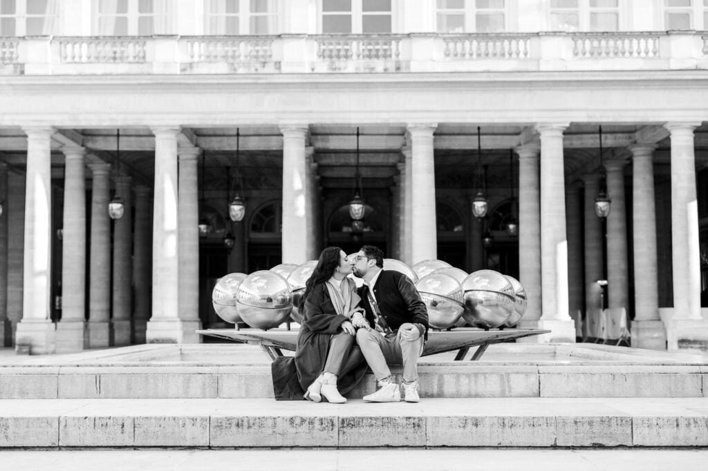 paris-romantic-couple-photoshoot-proposal-palais-royal-katie-donnelly-photography_010