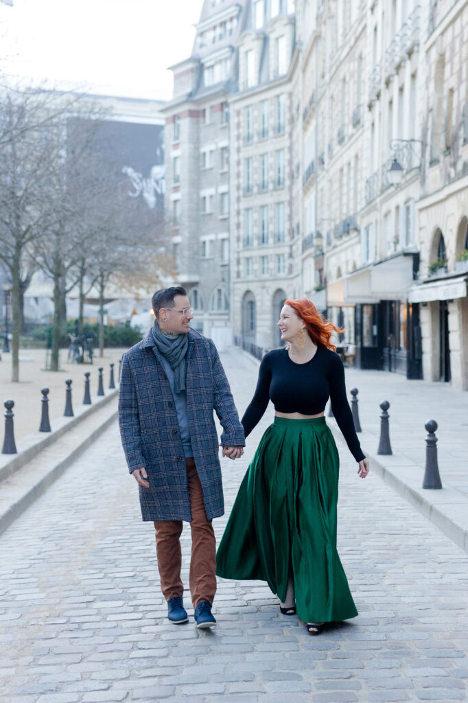 paris-romantic-couple-photoshoot-proposal-place-dauphine-pont-neuf-katie-donnelly-photography_009