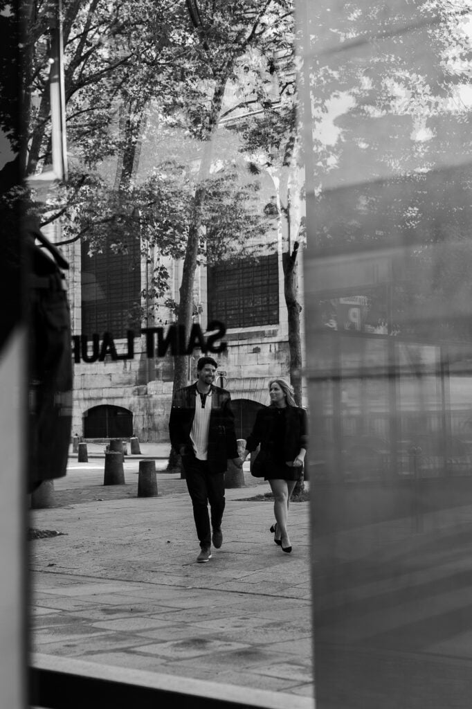 paris-romantic-couple-photoshoot-saint-sulpice-katie-donnelly-photography_009