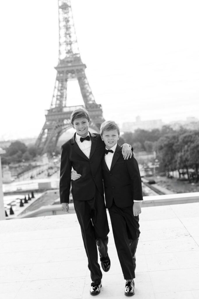 Top 10 family photoshoots at the Eiffel Tower, Paris Spring 2025