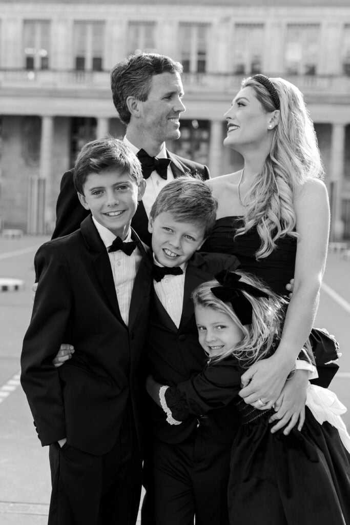 Spring 2025 family portraits in Paris, captured in black and white