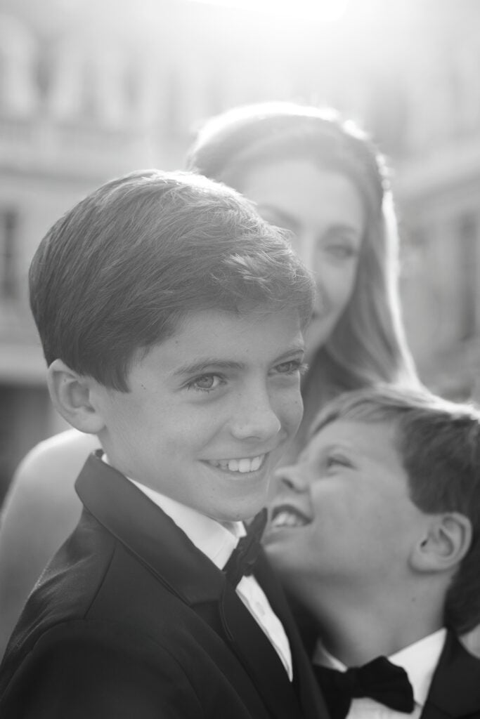 Best family portraits in Paris, Spring 2025