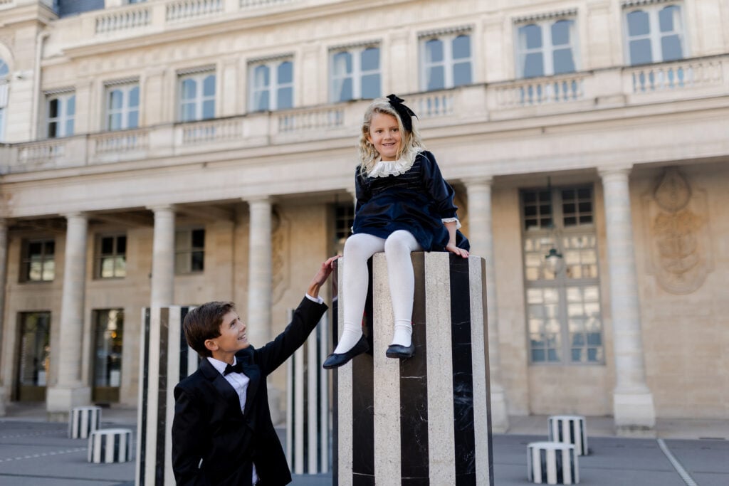 Paris family portrait at Trocadรฉro and Palais Royal