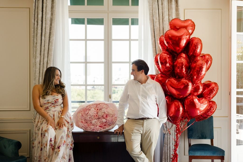 Portrait of couple at the Shangri-La Hotel in Paris by Katie Donnelly Photography